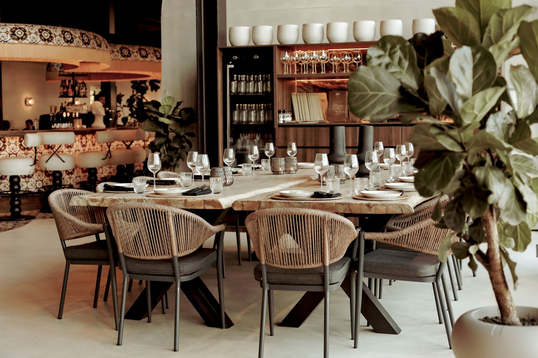 De Family Kitchen Table voor 14 personen in het restaurant van Giorgio Rosa